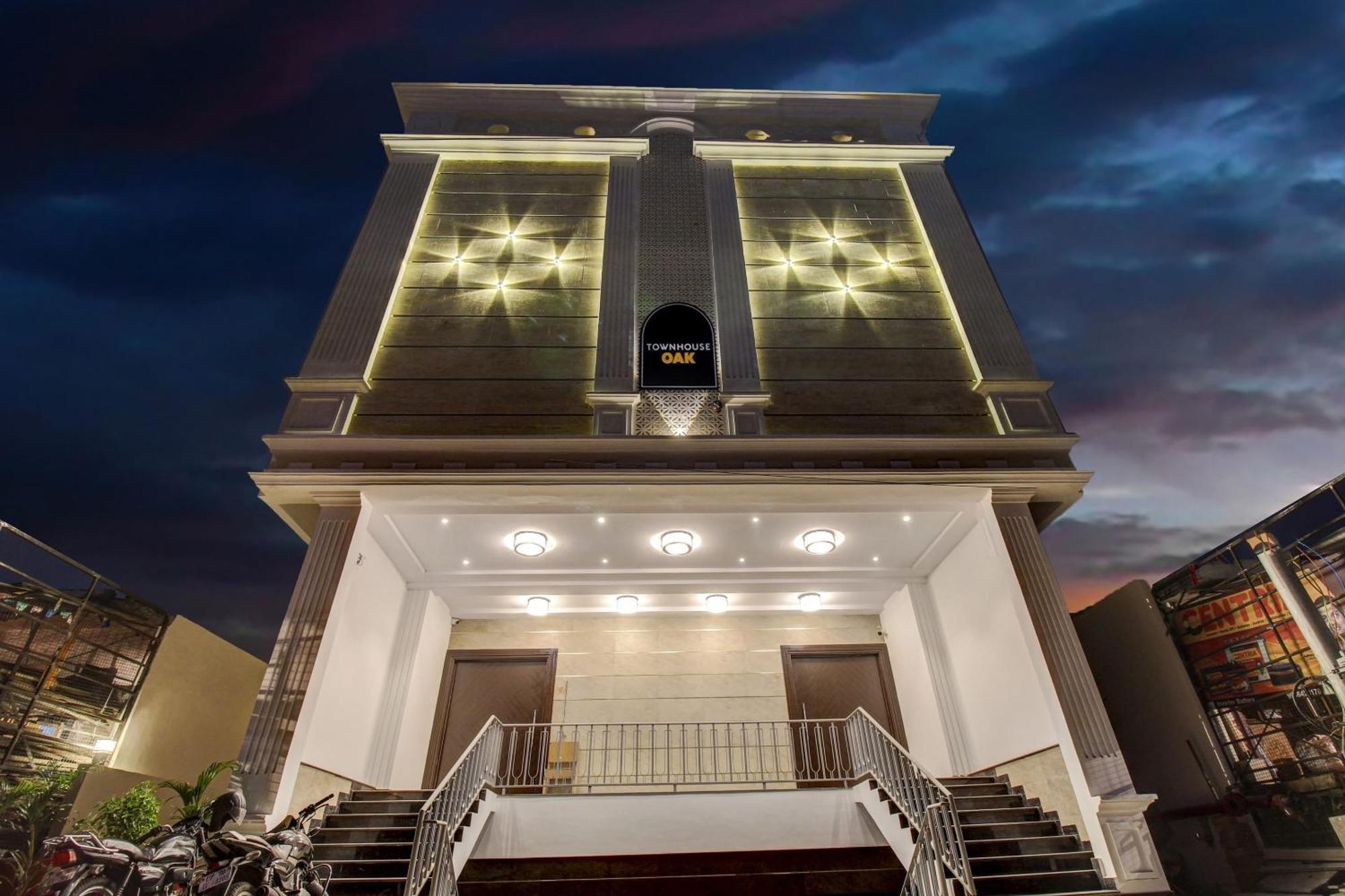Super Townhouse Oak Aurelia Grand Otel Lucknow Dış mekan fotoğraf