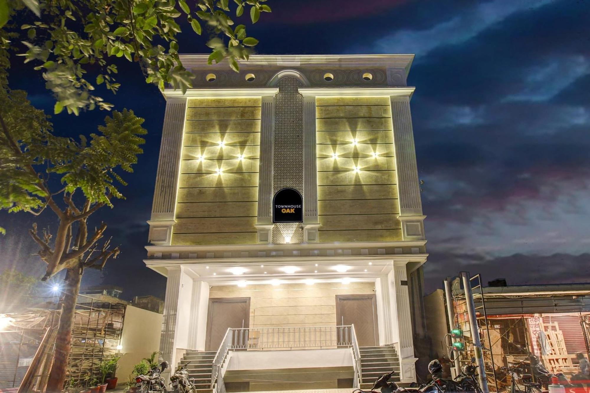 Super Townhouse Oak Aurelia Grand Otel Lucknow Dış mekan fotoğraf
